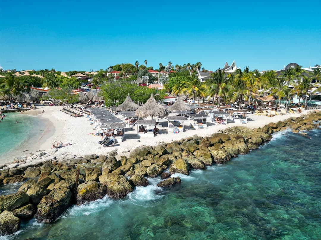 Caribbean travel - Photo by Bent Van Aeken on Unsplash